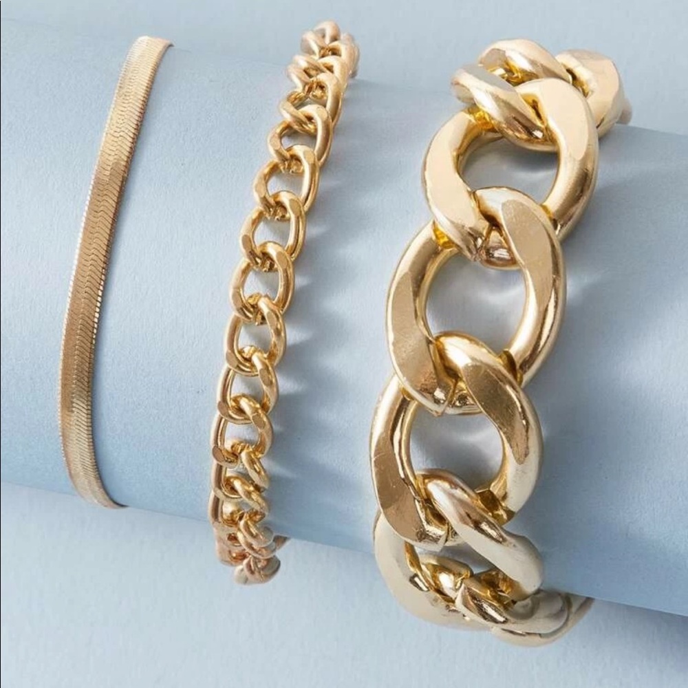 Three pieces gold bracelet